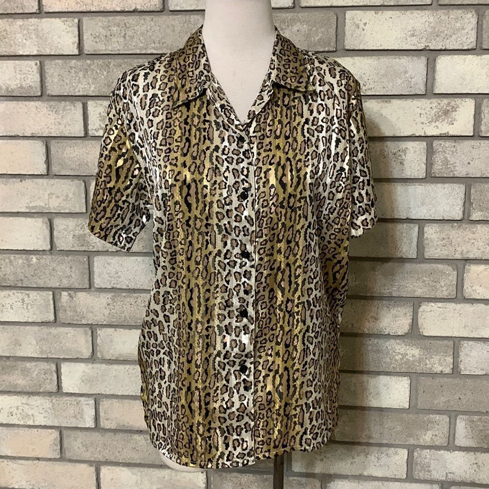 3for$20 button front blouse small
